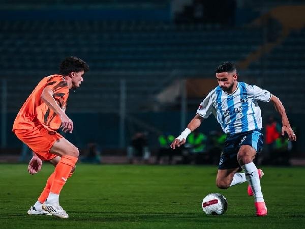 بيراميدز يكتسح سيراميكا برباعية ويستعيد صدارة الدوري من الأهلي