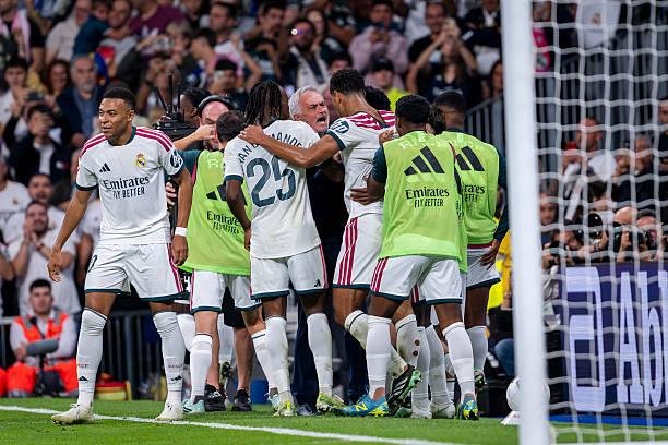 مورينيو يعلن قائمة ريال مدريد لمواجهة روما في دوري أبطال أوروبا