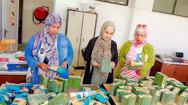 بينها مرقة دجاج ومكرونة.. تموي...