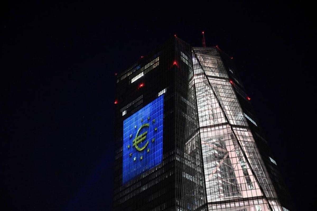 Euro nears critical test again...