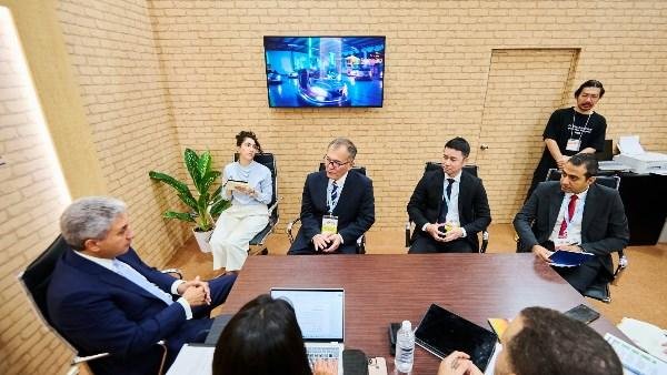 وزير السياحة والآثار يعقد لقاءات إعلامية ومهنية مع منظمي الرحلات اليابانية