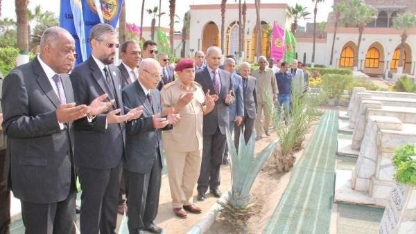 السفير الليبي يزور مقابر الشهداء العرب بالقاهرة ويحيي ذكرى الشهداء الليبيين.. صور