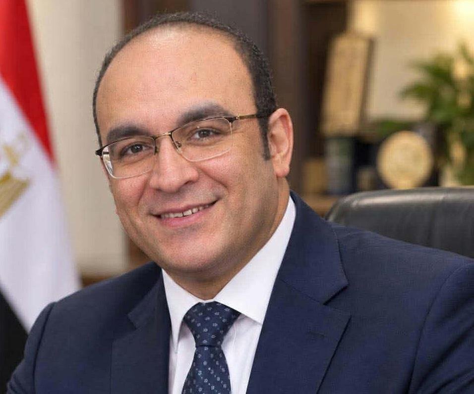 رئيس التأمين الصحي: تجديد البطاقات العلاجية لأصحاب المعاشات بالرقم القومي دون طابعة تأمينية