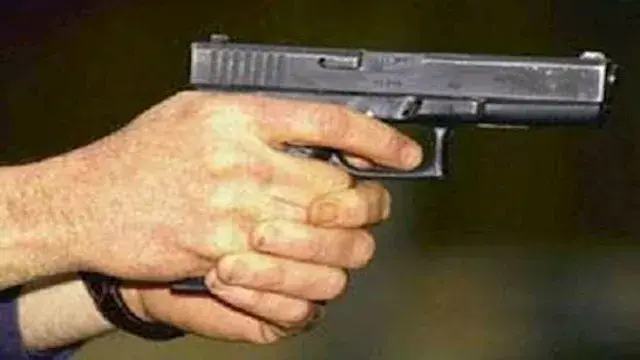 إصابة فرد أمن بطلق ناري في 6 أ...