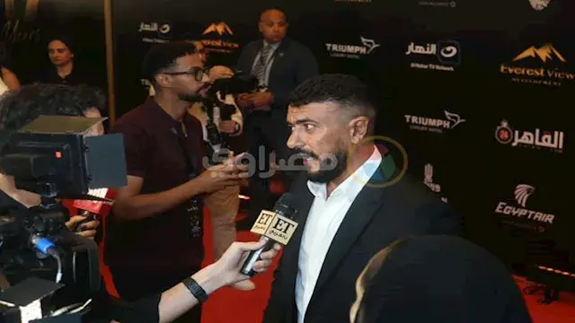 بعد الاعتذار.. أحمد العوضي يرد على متابع: "اللي يولع على العام"