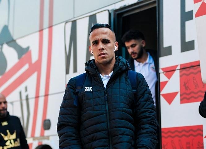ناصر منسي يعتذر عن واقعة إلقاء قميص الزمالك