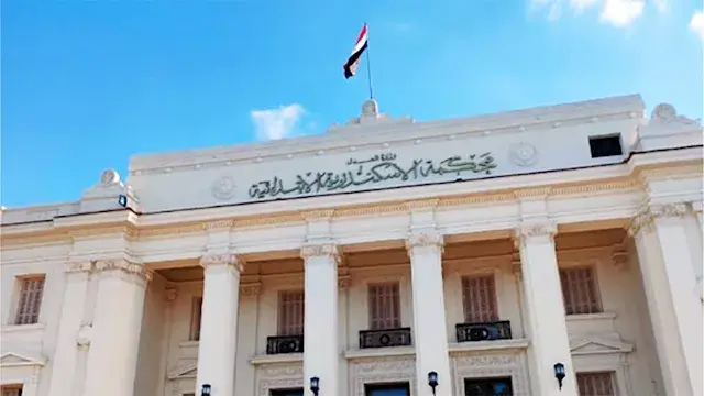 طعنوه حتى الموت وحطموا محل أسر...