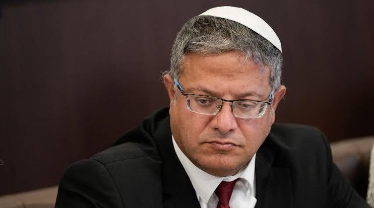 بن غفير يتباهى بتحويل السجون إلى كابوس للأسرى الفلسطينيين