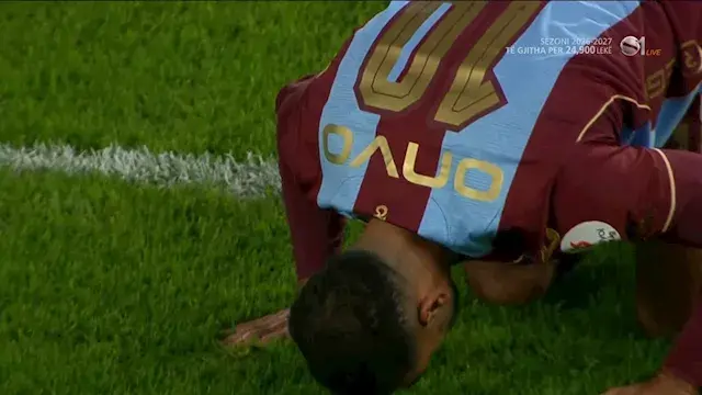 لحظة بلحظة.. طرابزون سبور 1 -0 جالاتا سراي.. صلاح يهدر الثاني