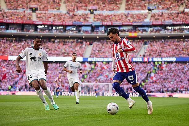 عقوبات ديربي مدريد.. إيقاف هويسين ومساعد مورينيو وتحذير ريال مدريد
