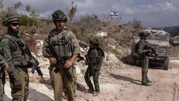 الضفة.. جيش الاحتلال الإسرائيلي يصادر مركبة ومحصول زيتون ويمنع فلسطينيين من القطاف