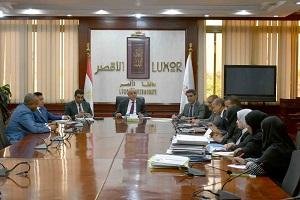 إجراء مقابلات واختبارات للمتقدمين لشغل الوظائف القيادية بمحافظة الأقصر