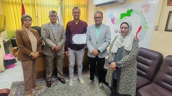 صحة قنا تكرم المتميزين في تقديم خدمات الرعاية الصحية بوحدة الخطارة