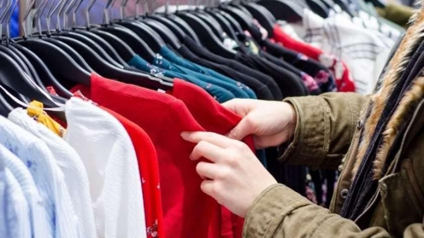 متى نرتدي ملابس الخريف؟.. علامات تكشف الوقت المناسب لخلع الصيفي