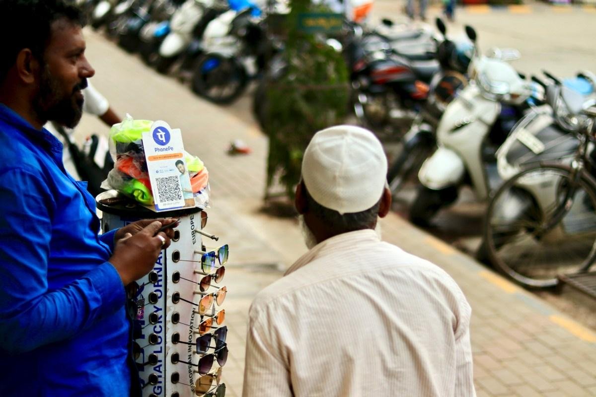 India ends free ride for large...