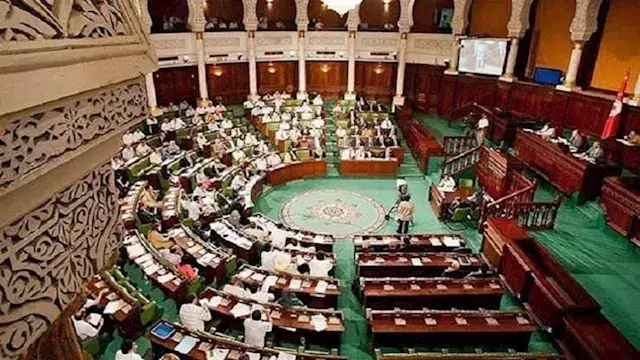 قوة عسكرية تطوق مقر مجلس النواب الليبي في بنغازي