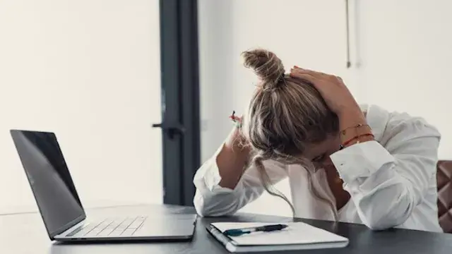 3 أسباب شائعة لـ آلام الرقبة المتكررة