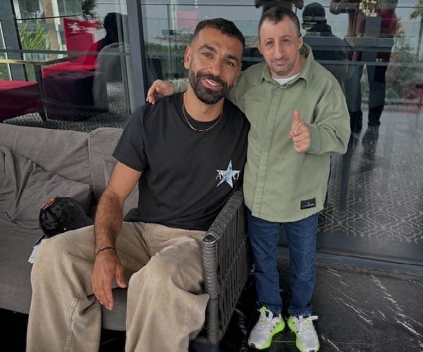 كوكسال بابا يلتقي محمد صلاح قبل قمة جالاتا سراي وطرابزون