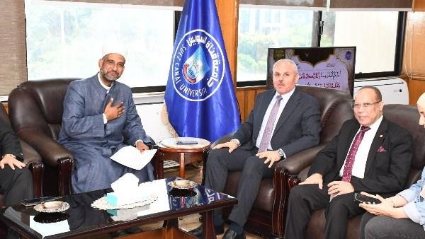 جامعة قناة السويس والأزهر الشريف يبحثان تنظيم ملتقى «المواطنة»