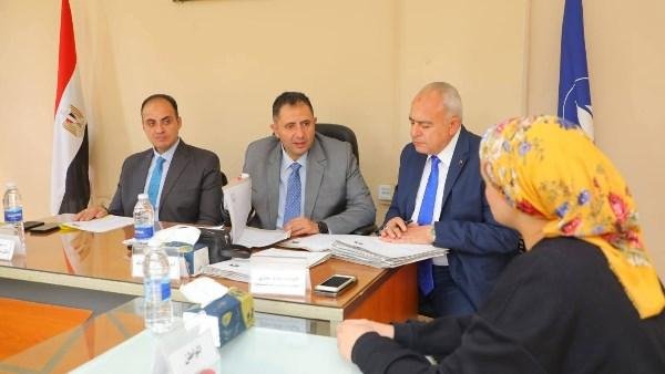 محافظ دمياط يلتقي أهالي السرو لبحث مطالبهم وشكاواهم
