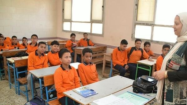 وكيل تعليم بورسعيد يوجه بالتحقيق في مخالفات بمدرسة المهندس علي سليمان الإعدادية بنين