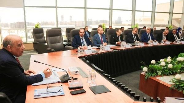 وزير الكهرباء: توحيد أسعار المقايسات وتغيير العدادات المعطلة خلال 72 ساعة وتقسيط التسويات المالية