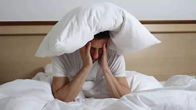 ماذا يحدث للجسم عند النوم في غ...
