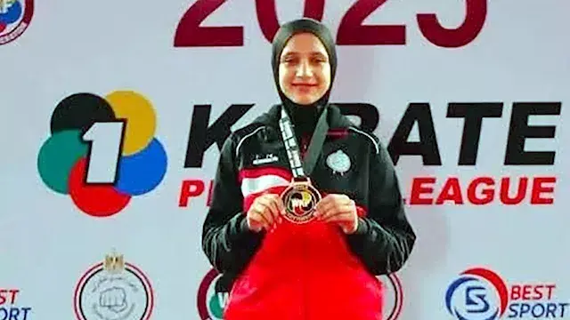 محافظ الشرقية يهنئ رحمة طلبة ب...