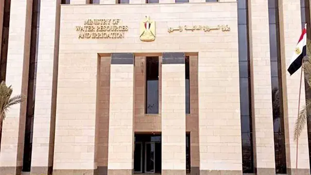 الري تحرر محضرين ضد مواطنين لإلقاء مخلفات صرف بترعة الكسرة في سوهاج