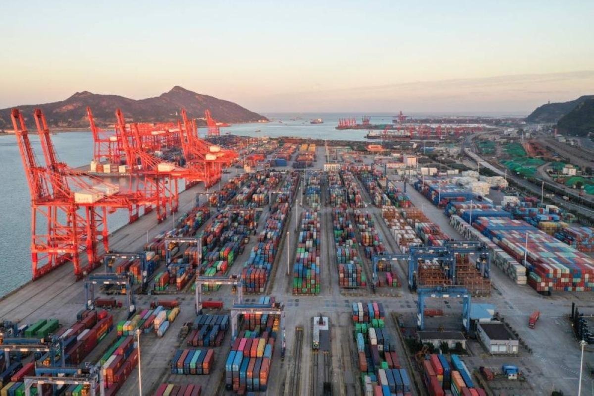 China's trade booms as focus t...