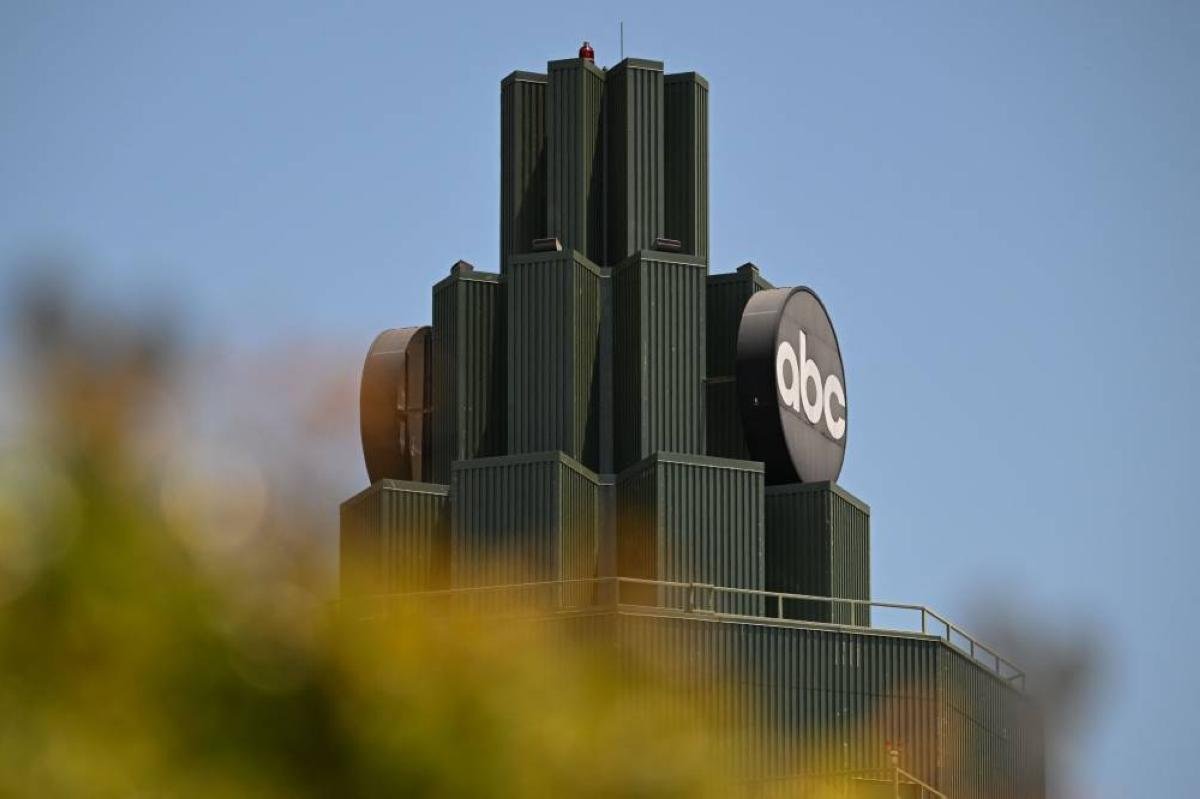 Disney, ABC sue FCC over broad...