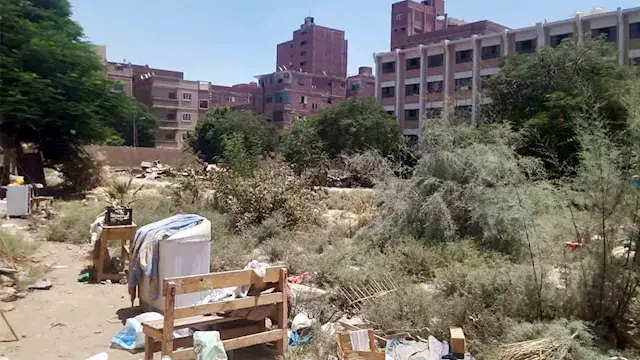 "سور وحشائش بلا مبنى".. 4 سنوا...