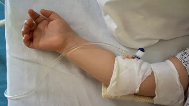 أدهم يواجه مرض القلب بلا شهادة ميلاد: "كل ما أروح مستشفى يخرجوني"