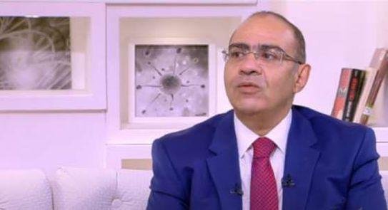 حسام حسني: ممنوع نزول الطفل المصاب بالإنفلونزا للمدرسة.. وهذه علامات الخطورة لدى الأطفال
