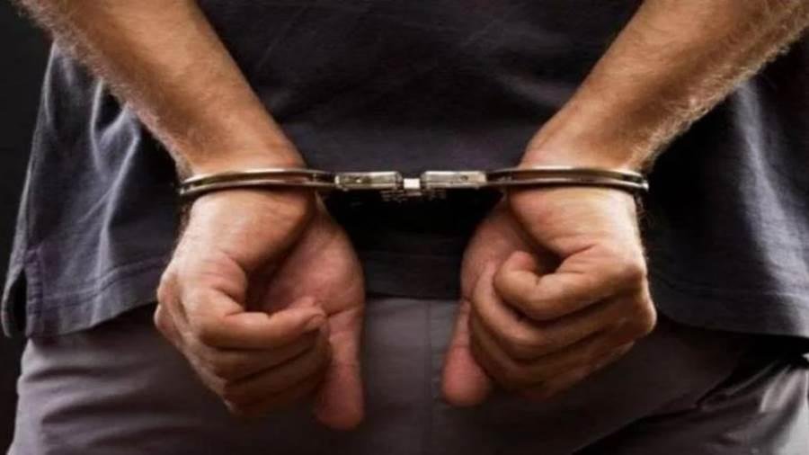 ضبط مالك مكتبة في المرج بحوزته...