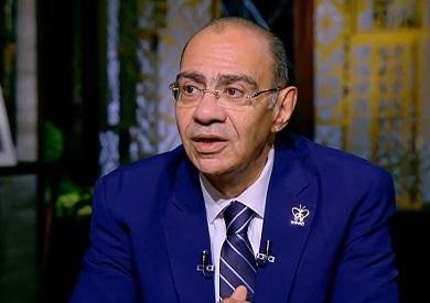 حسام حسني يحذر من صرف المضادات الحيوية دون وصفة: سوء الاستخدام خلق بكتيريا مقاومة للعلاج