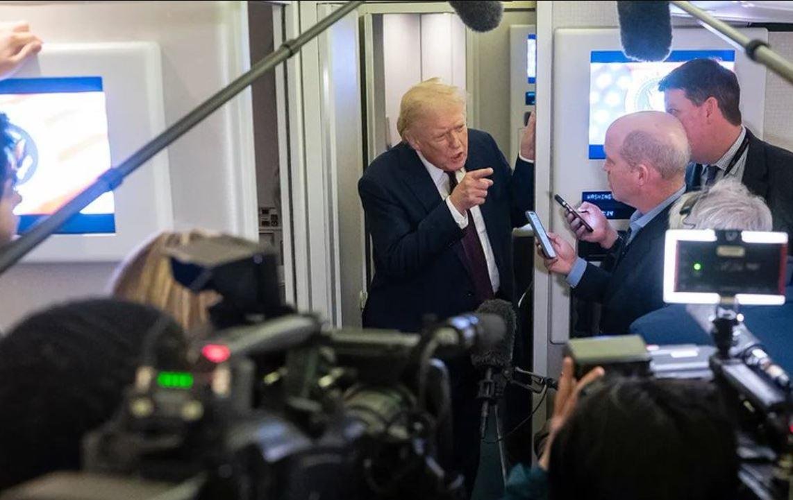 البيت الأبيض يصعد نزاعه مع وسائل الإعلام ويستبعد CNN من رحلة ترامب