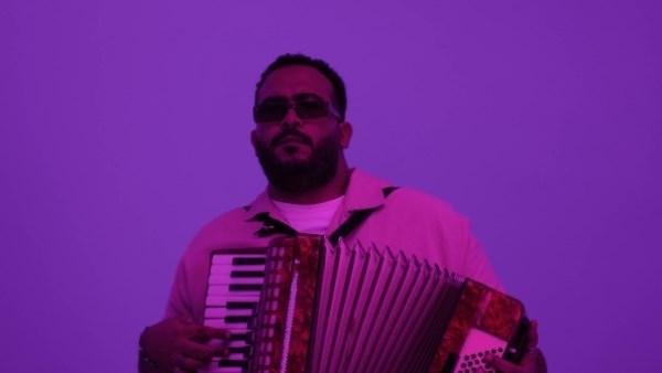 خالد عصام يطلق ألبوم "مترو" بخمس أغنيات جديدة