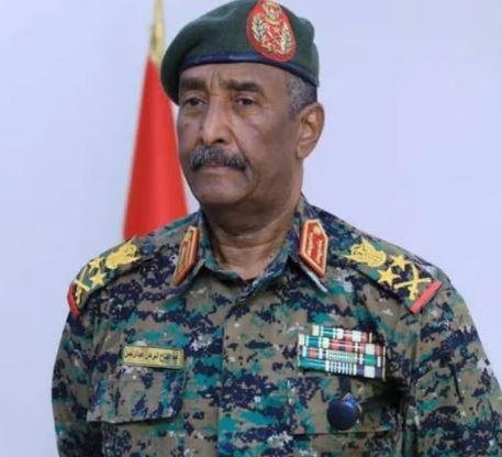 البرهان: مشاكل السودان لا تحل إلا بالحوار الداخلي