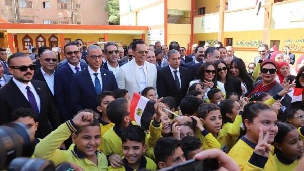 «مستقبل وطن» يواصل جولته بالجيزة.. قيادات الحزب تتفقد مدرسة محمد كريم لمتابعة أعمال الصيانة والتطوير