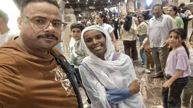 "أشعر بالراحة بينكم".. شابة إث...