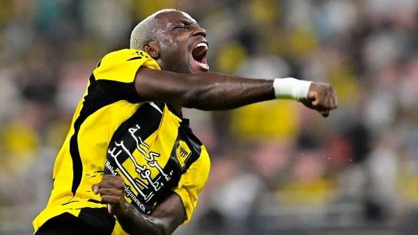 الاتحاد يهزم الدرعية بثنائية ويواصل مطاردة صدارة الدوري السعودي