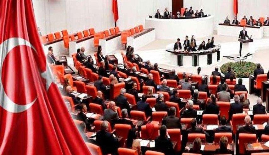 البرلمان التركي يوافق على اتفاقية دفاع مكة.. ماذا يتضمن اتفاق الدفاع بين تركيا والسعودية وباكستان؟