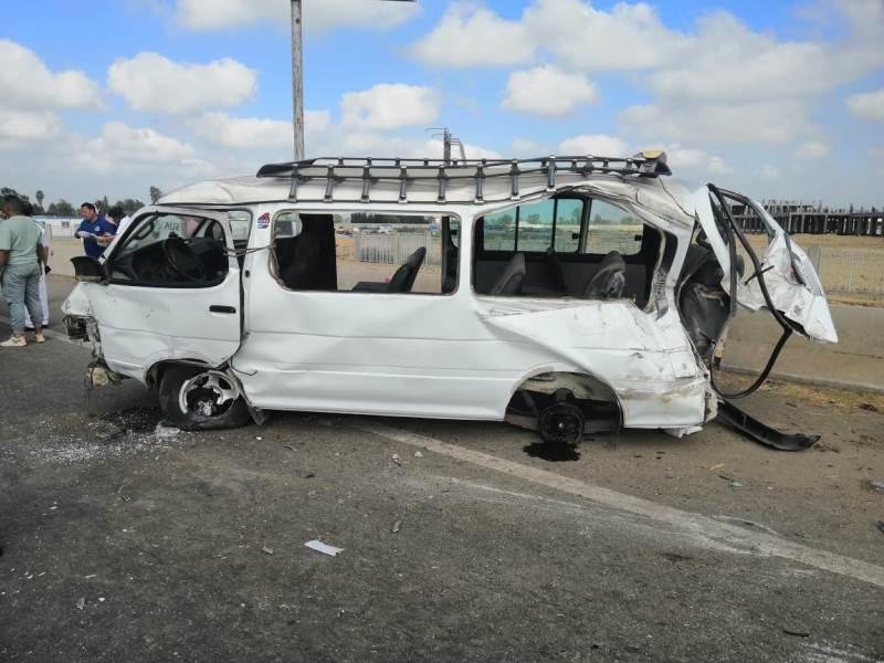 إصابة 14 شخصا في انقلاب ميكروباص بطريق مصر الإسماعيلية بالعاشر من رمضان