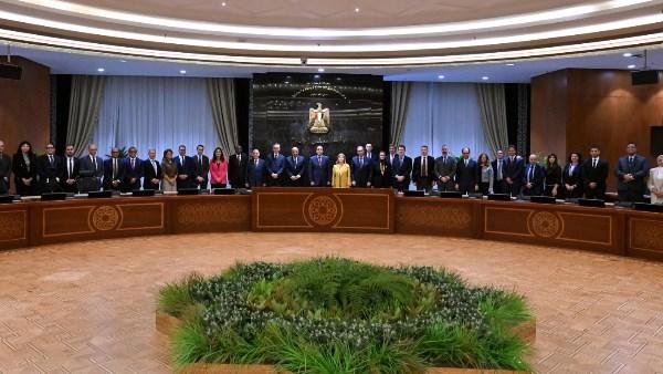 رئيس الوزراء يشهد توقيع ثلاث اتفاقيات بشأن تمويل وتنفيذ مشروع "دندرة" للطاقة الشمسية
