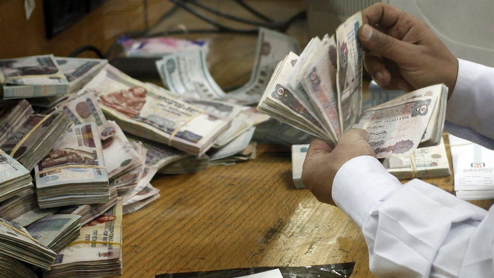 أين الـ 8000 جنيه؟.. النائب إيهاب منصور يفند آليات تطبيق الحد الأدنى للأجور في قطاع التعليم