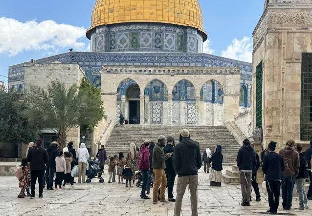 محافظة القدس: 992 مستوطنا يقتحمون الأقصى ويؤدون صلاة علنية وجماعية