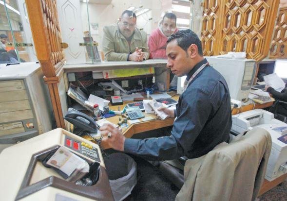 الجدولة وترحيل مواعيد السداد تسيطران على نشاط البنوك مع تصاعد الضغوط الاقتصادية