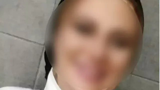 وصول المحامية المتهمة بقتل والدتها بالإسكندرية لبدء ثاني جلسات محاكمتها