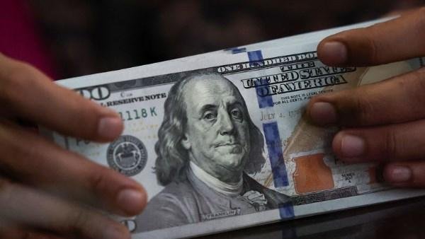 مصطفى بدرة: تداعيات الحروب تضغط على الاقتصاد المصري.. وتوقعات بشأن أسعار الفائدة